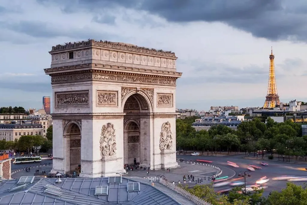 1 Bedroom Apt Only 15 Min Walk To The Louvre Paris