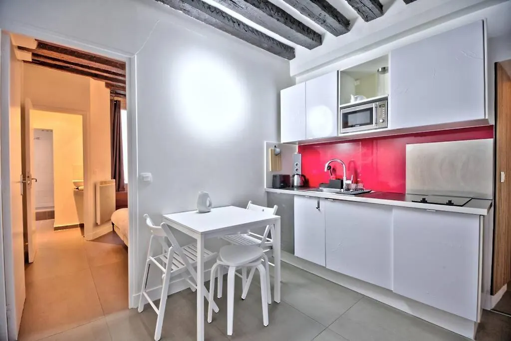 Apartment 1 Bedroom Apt Only 15 Min Walk To The Louvre Paris