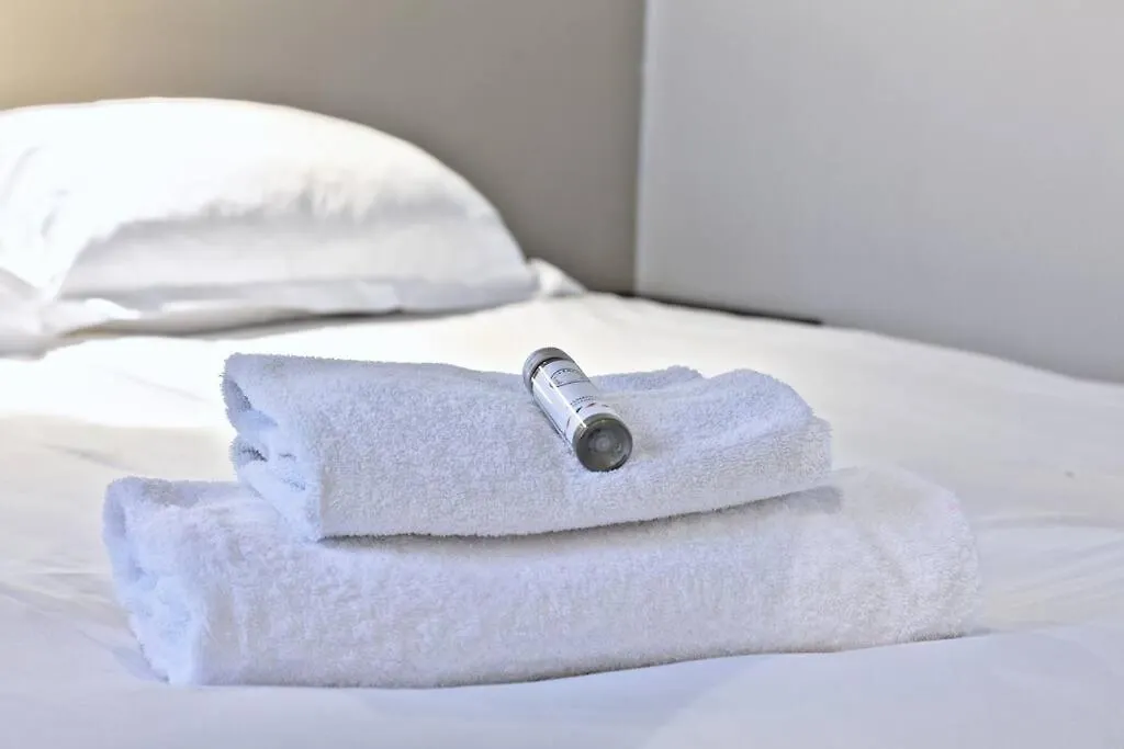 1 Bedroom Apt Only 15 Min Walk To The Louvre Paris 0*,  France